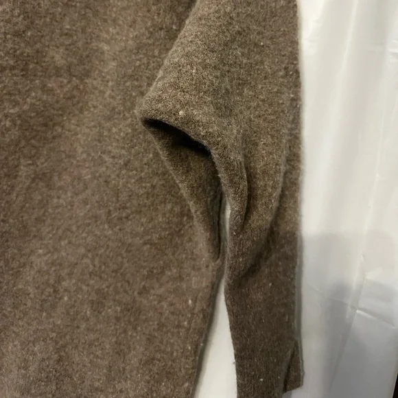 Free People women’s sweater size Medium - Picture 4 of 5